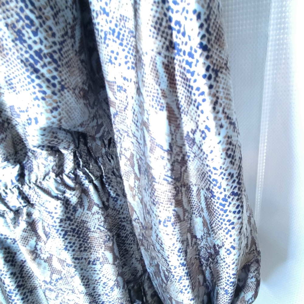 Dress - Picture 8 of 9